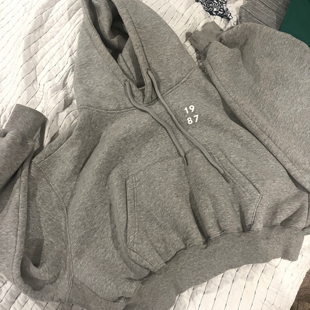 1987 cropped hoodie